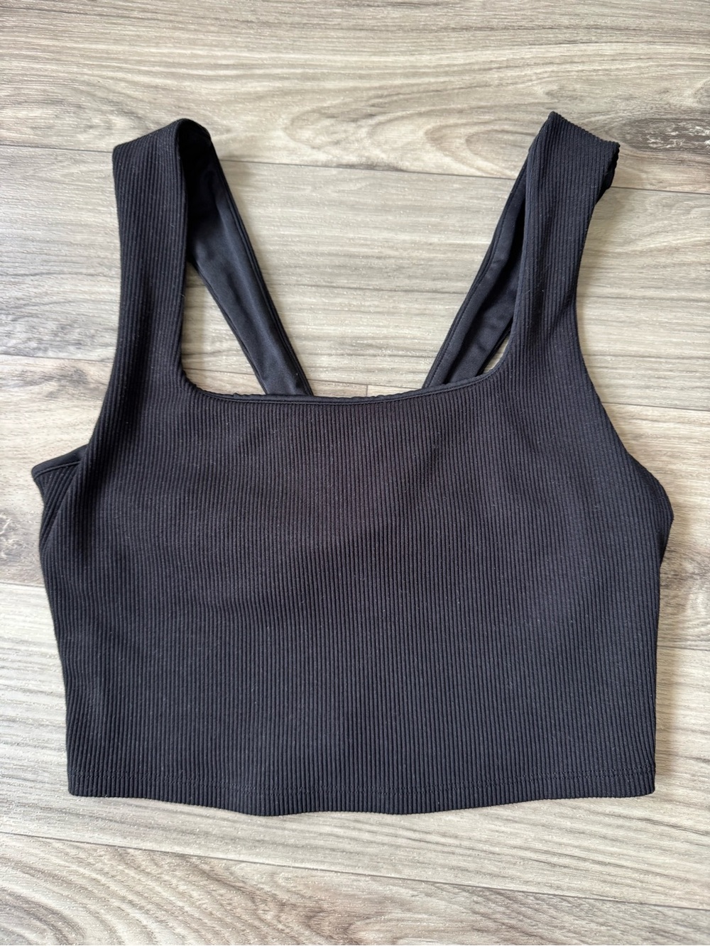 Alo Yoga Alosoft Ribbed Chic Bra Tank Top in Black Size Small